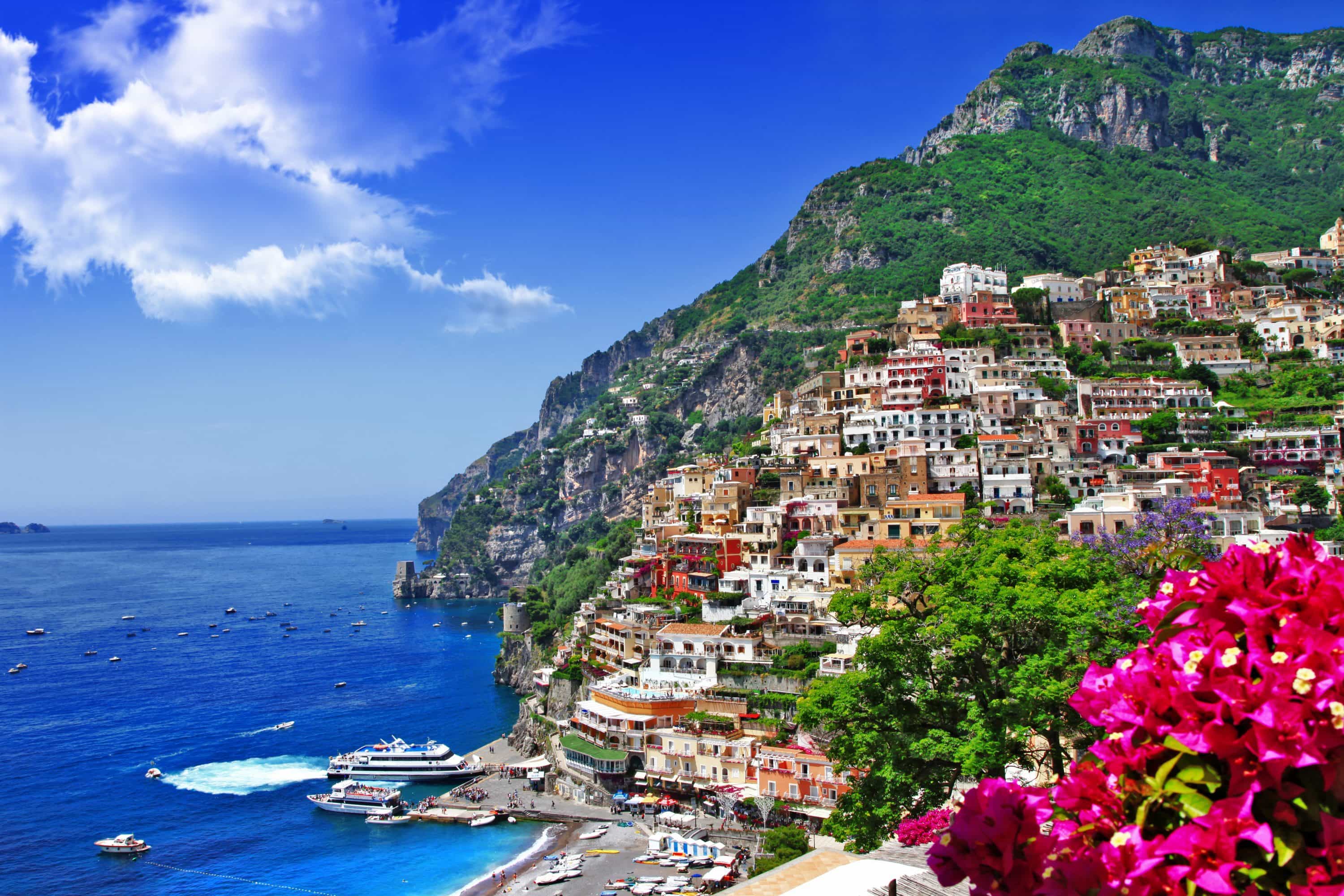 beautiful scenery of amalfi coast of Italy, Positano ...