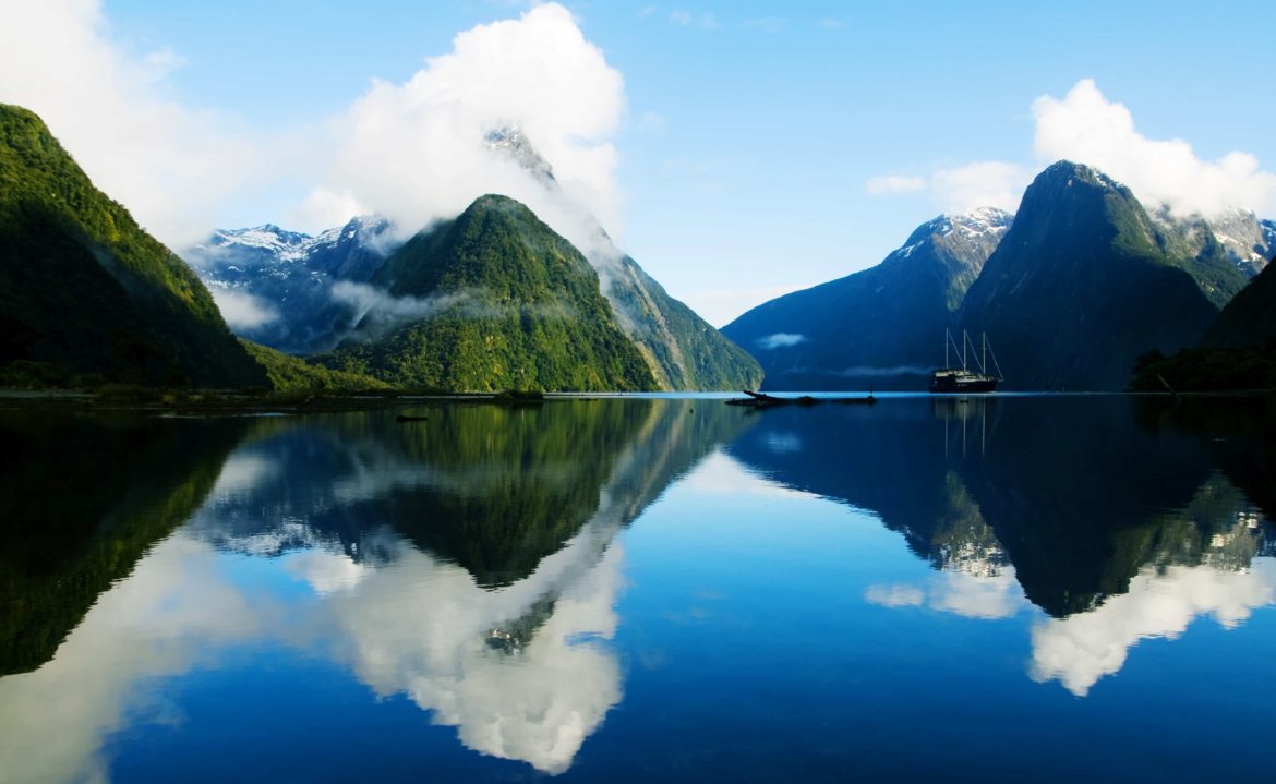 Milford Sound, Fiordland, New Zealand.