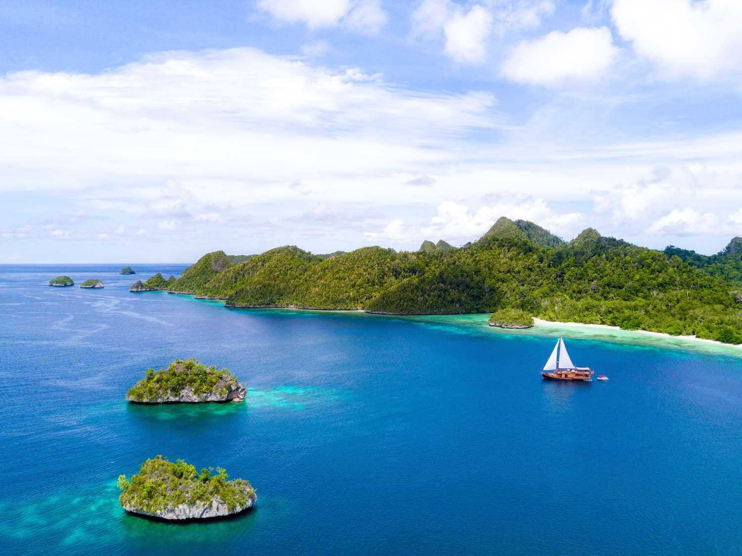 Sequoia wooden yacht in Indonesia