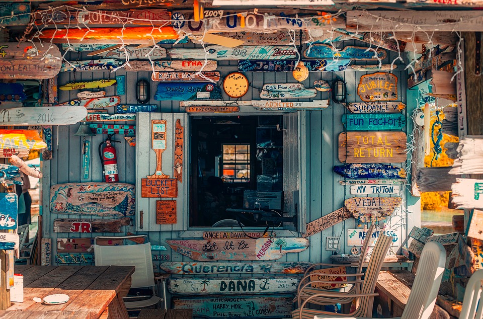 Bahamas food shack with colourful driftwood